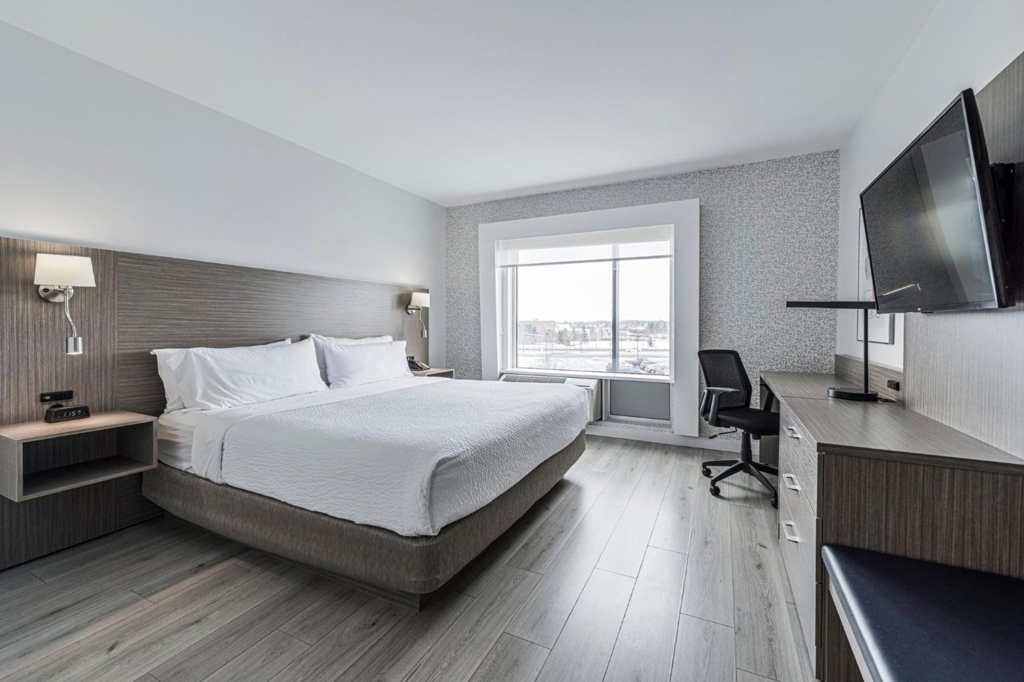 Holiday Inn Express Hotel & Suites Saint - Hyacinthe By Ihg מראה חיצוני תמונה