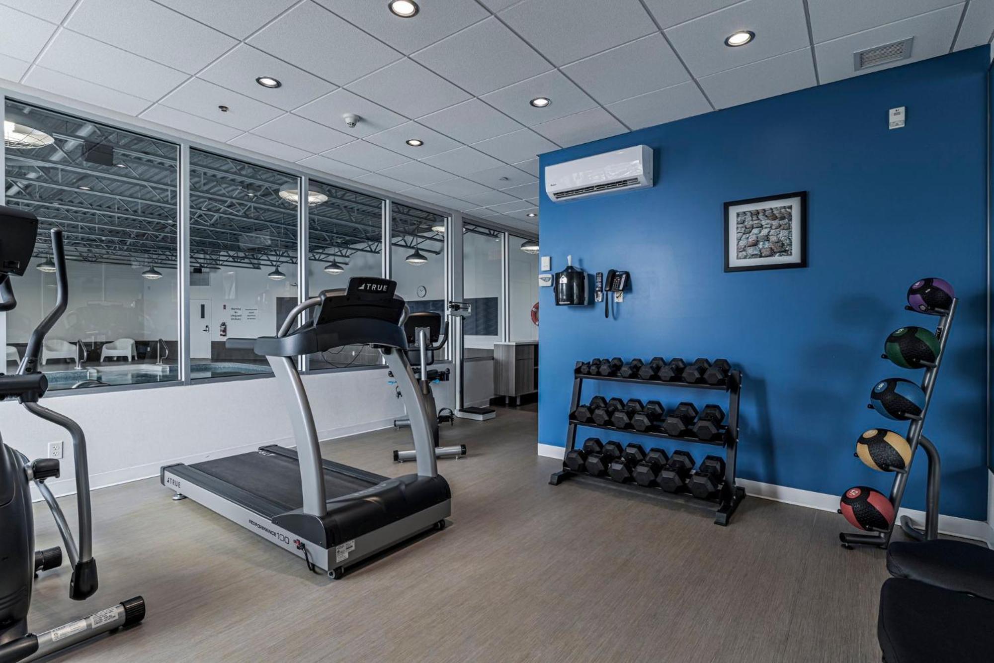Holiday Inn Express Hotel & Suites Saint - Hyacinthe By Ihg מראה חיצוני תמונה