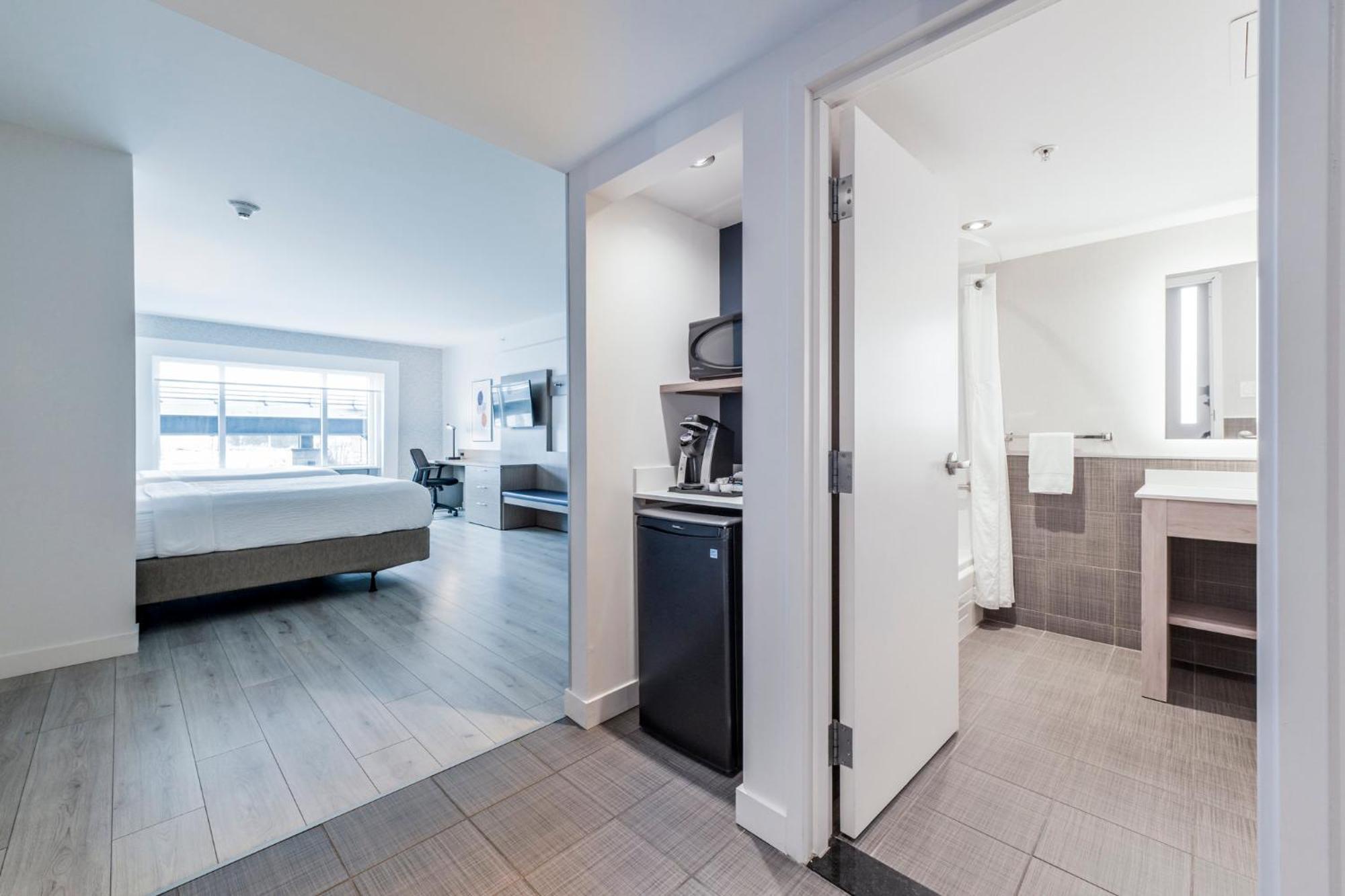 Holiday Inn Express Hotel & Suites Saint - Hyacinthe By Ihg מראה חיצוני תמונה