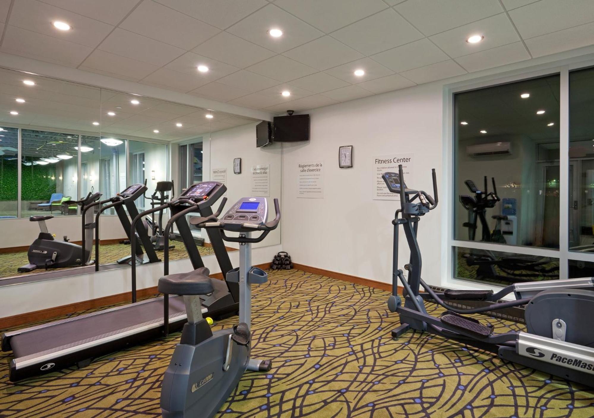 Holiday Inn Express Hotel & Suites Saint - Hyacinthe By Ihg מראה חיצוני תמונה