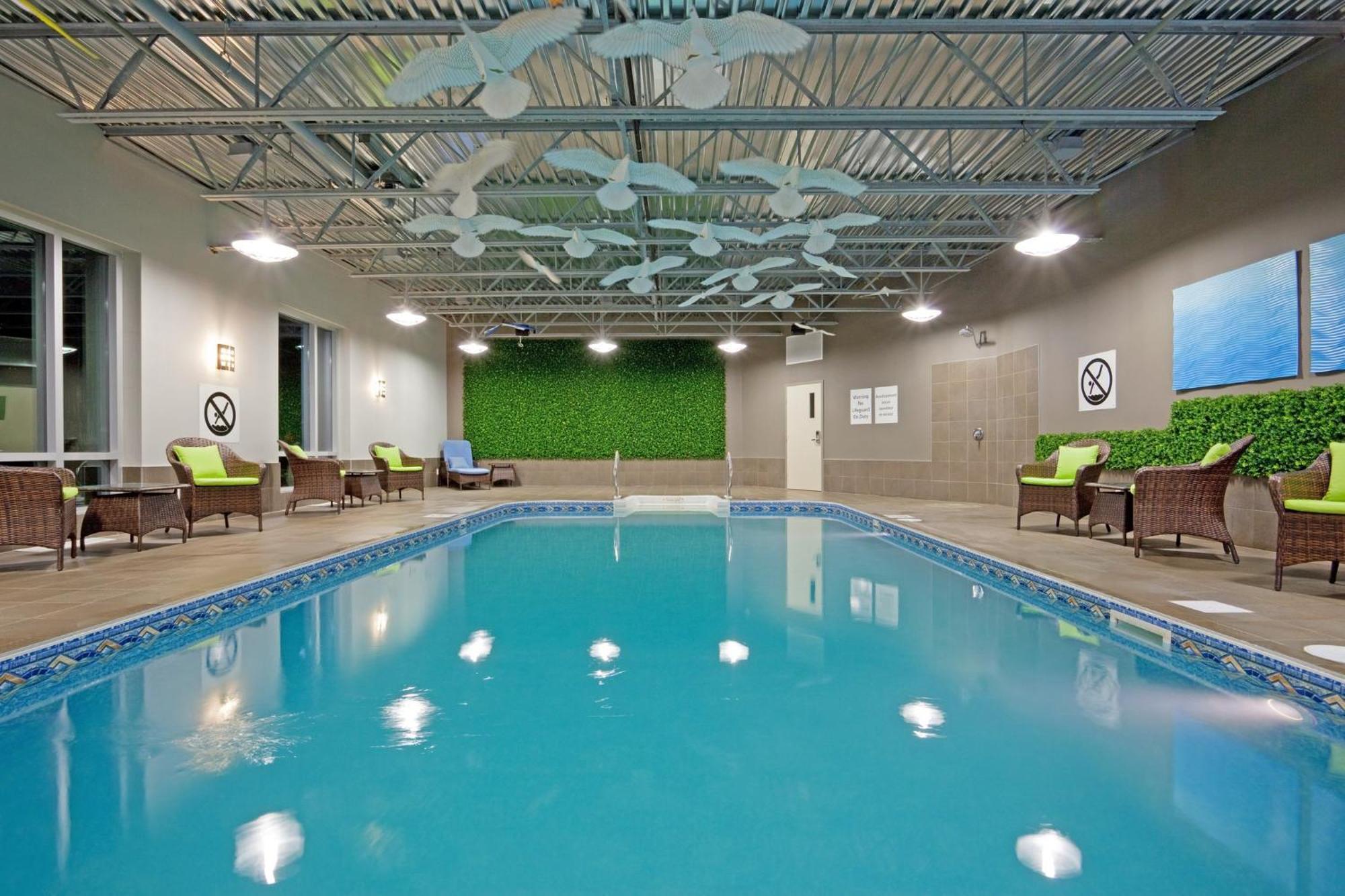 Holiday Inn Express Hotel & Suites Saint - Hyacinthe By Ihg מראה חיצוני תמונה