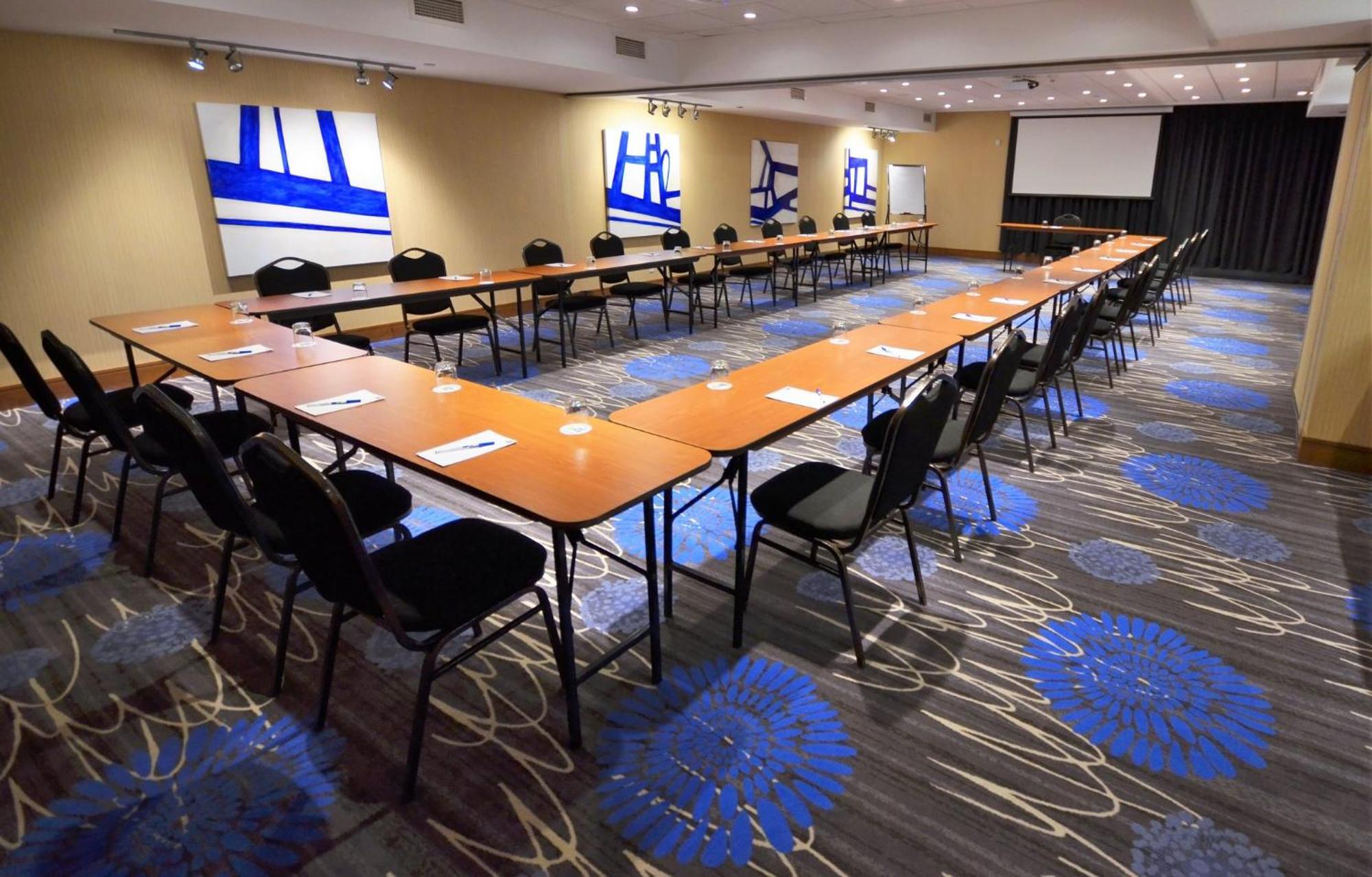 Holiday Inn Express Hotel & Suites Saint - Hyacinthe By Ihg מראה חיצוני תמונה