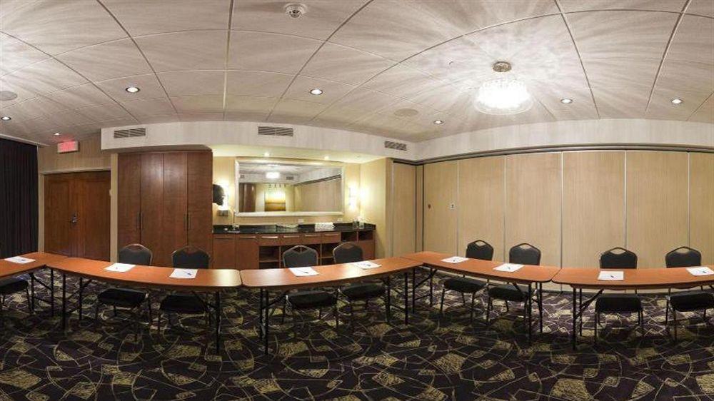 Holiday Inn Express Hotel & Suites Saint - Hyacinthe By Ihg מראה חיצוני תמונה