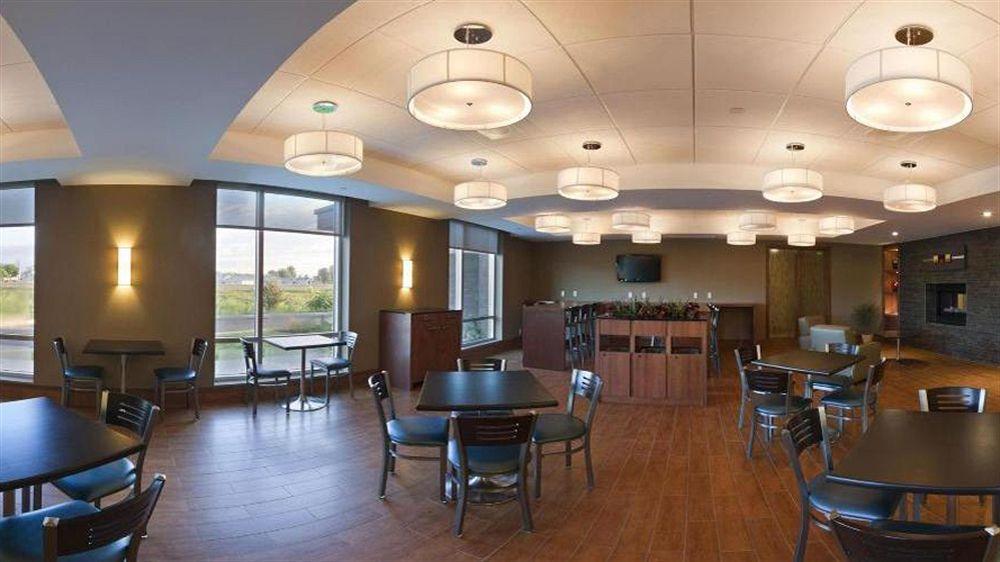 Holiday Inn Express Hotel & Suites Saint - Hyacinthe By Ihg מראה חיצוני תמונה