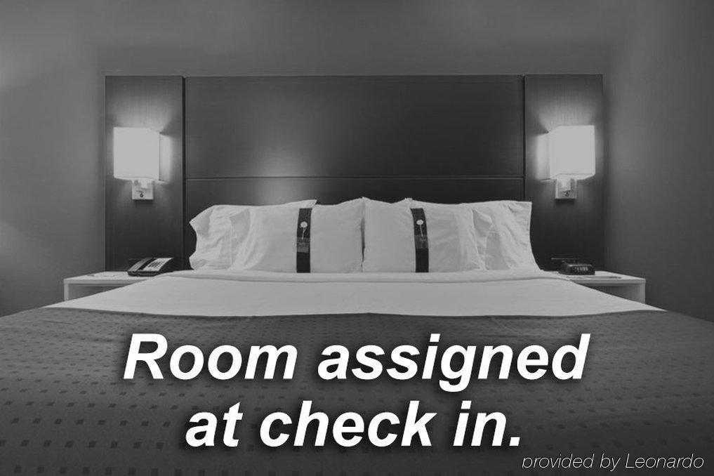 Holiday Inn Express Hotel & Suites Saint - Hyacinthe By Ihg מראה חיצוני תמונה